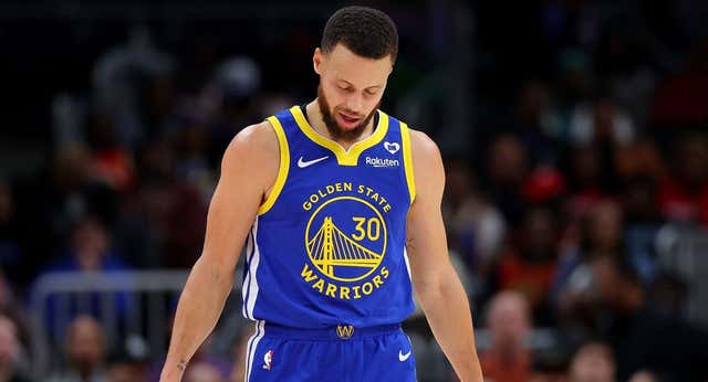 Atlanta sobrevive los 60 puntos de Steph Curry y hunde un poquito más a los Warriors
