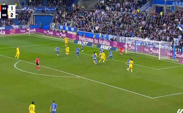 Vitor Roque remata con su pierna izquierda para el 1-3.  WYSCOUT
