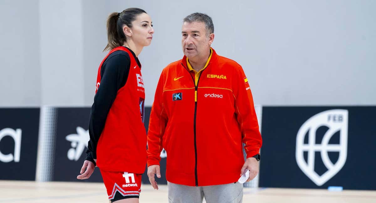 Miguel Méndez, en un entrenamiento con Mariona Ortiz.