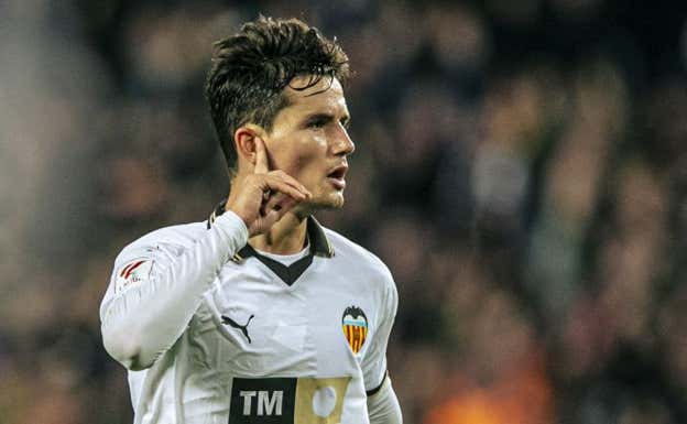 Hugo Guillamón tras un gol con el Valencia C.F  Instagram de Hugo.