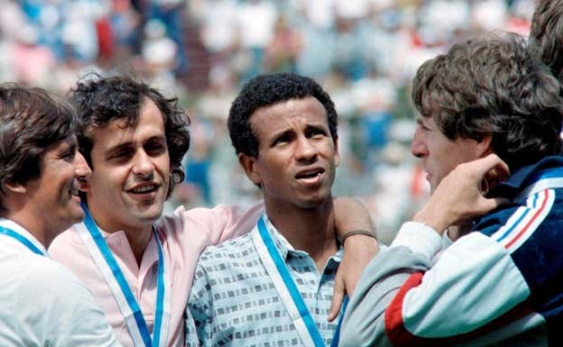 Luis Fernández, junto a Platini y Tigana en el Mundial de México 86.  Afp
