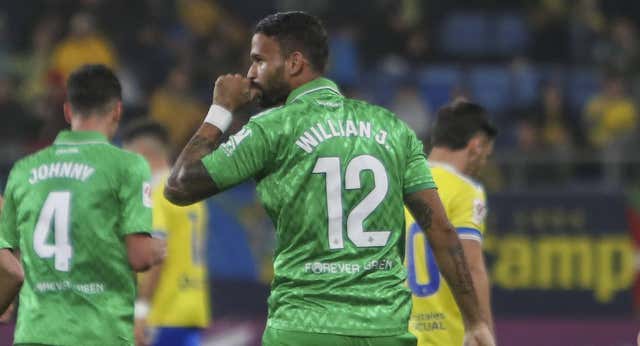 Willian José y Fornals desatan la tormenta para el Cádiz
