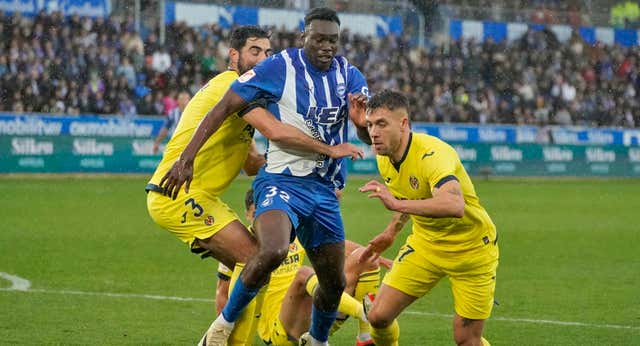 Dos cabezazos sellan las tablas en un partido en el que Samu aplica su ley… y Cuenca responde