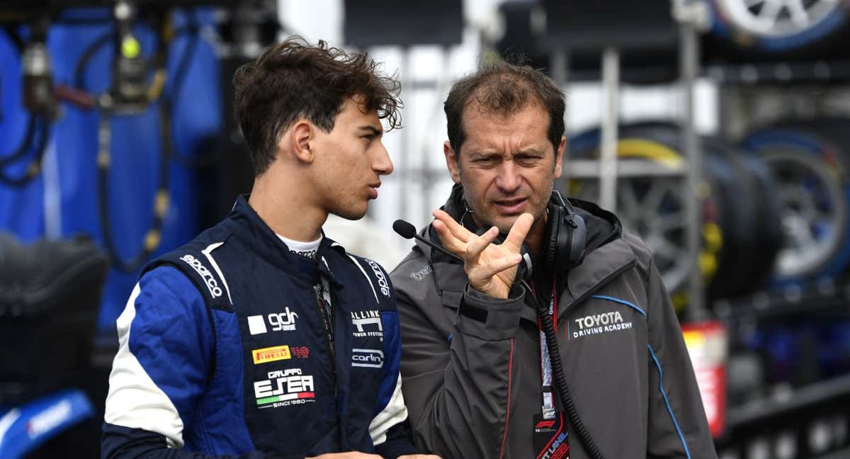 Jarno Trulli da instrucciones a su hijo Enzo en la prueba austríaca de Formula 3 de hace dos temporadas. /Getty