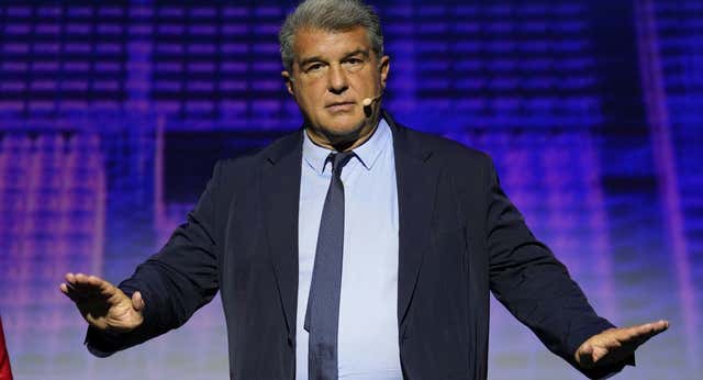 La sonrojante ola de Montjuïc debe arrastrar a Laporta, Xavi y dos joyas