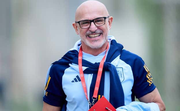 De la Fuente, en un entrenamiento con la Selección. RFEF