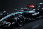 El nuevo Mercedes W15 cambia de colores con la esperanza de volver a reinar en la F1