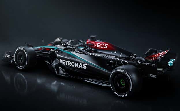 Trasera del nuevo Mercedes W15 para la F1 2024.  Mercedes-AMG F1