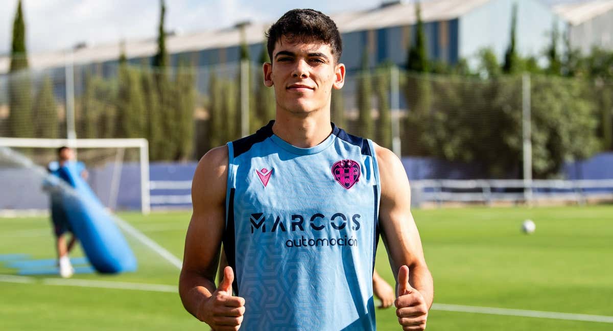 Álex Valle está cedido en el Levante./@LevanteUD