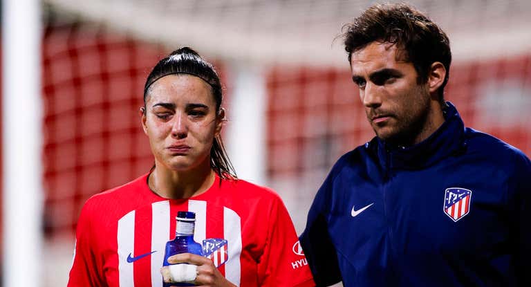 Sheila Guijarro tuvo que abandonar el partido con un golpe en el ojo.