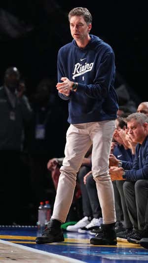 Pau Gasol en el partido contra el equipo de Izan Almansa.  REUTERS
