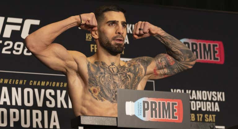 Topuria preparándose para el combate contra Volkanovski.