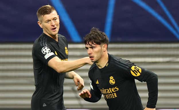 Toni Kroos y Brahim, en Leipzig. Reuters