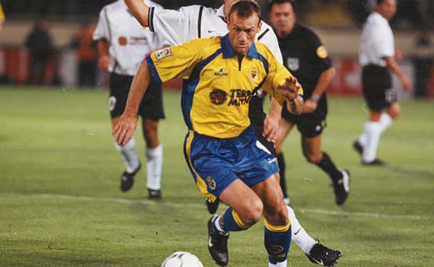 Gica Craioveanu, con la camiseta del Villarreal.  Villarreal CF