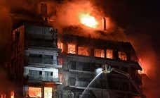 Los clubes valencianos colaboran desde sus redes sociales con los servicios de emergencias en el incendio