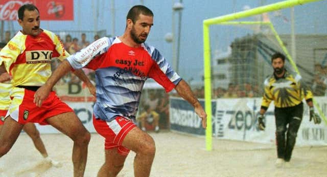 La época dorada del fútbol playa en España, con ‘Lobo’ Carrasco, Salinas, Setién, Míchel o Abel: “Estaban ‘chalaos’, te arañaban por todos lados”