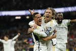 Modric resucita al Madrid ante Ramos y los árbitros