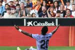 Así iba a ser el desembarco de Netflix con Vinicius en Mestalla: una cámara solo para la grada, control de LaLiga...