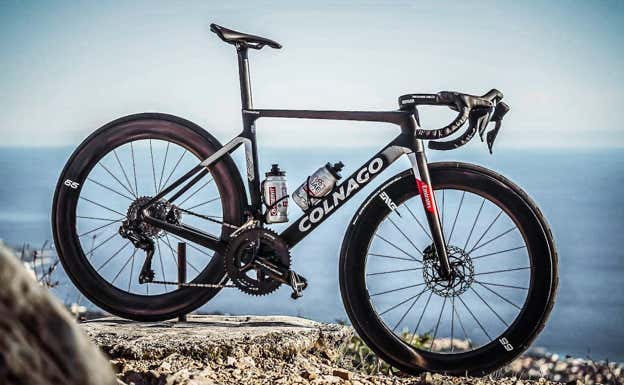 La nueva Colnago V4Rs del equipo UAE para la temporada 2024.  COLNAGO