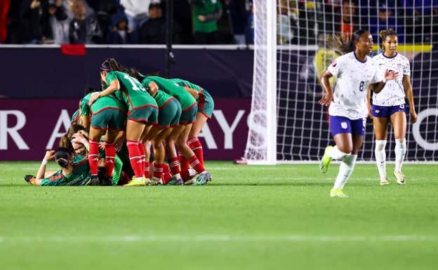 México celebra un gol contra Estados Unidos.  REUTERS