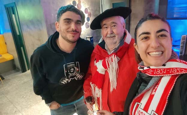 Moisés San Pelayo, de la peña del Athletic del Casco Viejo, lleva 42 años de socio.  Relevo
