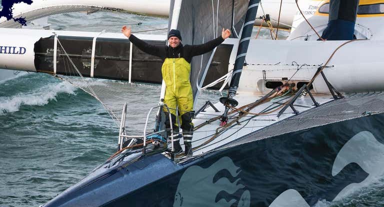 Charles Caudrelier celebra su triunfo.