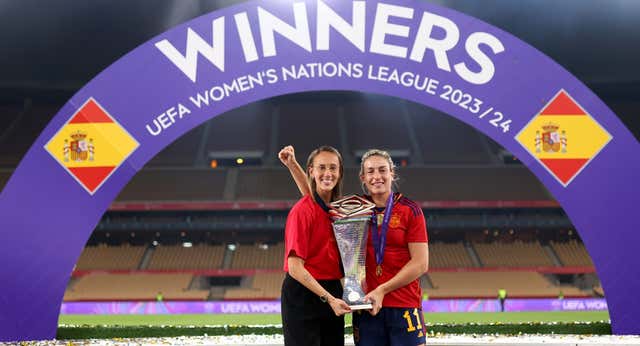 Detrás de la foto de Alexia Putellas y Virginia Torrecilla en la Nations League