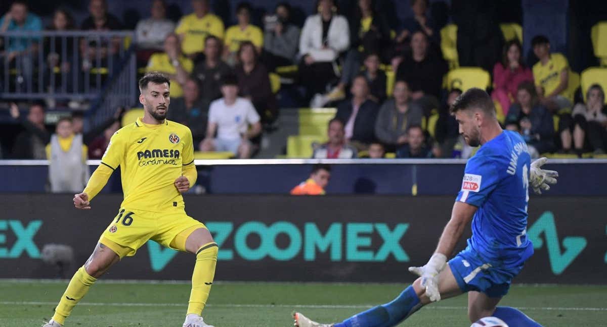 Álex Baena, en un partido./Jose Jordan / AFP