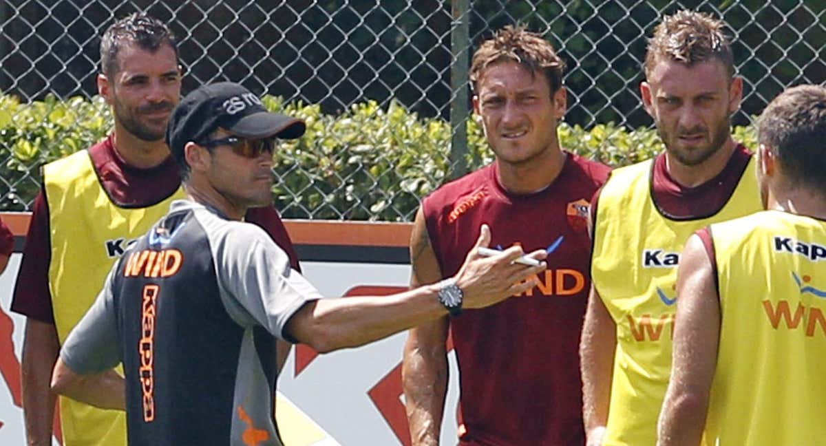 Luis Enrique y Totti, en un entrenamiento con la Roma./AP