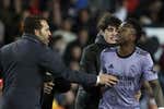 LaLiga investiga el «mono» de un niño a Vinicius en Mestalla