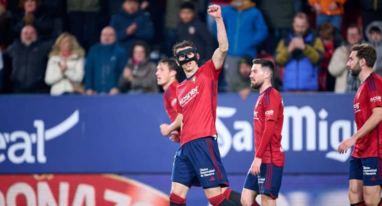 Budimir festeja el gol que le dio la victoria a Osasuna.