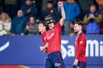 Un gol de Budimir abrocha la permanencia en una noche de sustos