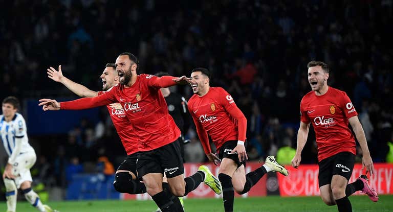 Los jugadores del Real Mallorca celebran el pase a la final de la Copa del Rey.