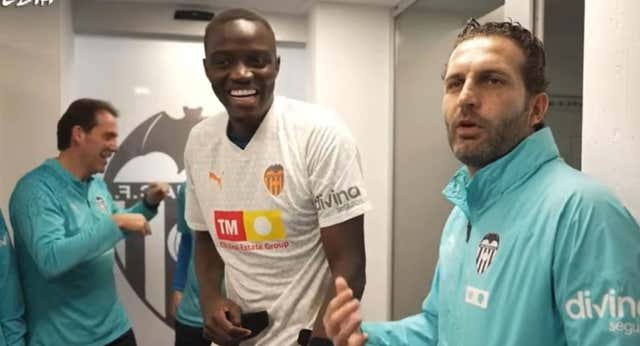 Diakhaby y el Valencia respiran: el central no tiene afectada la arteria y se opera el jueves