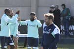 Fekir se prueba con la máscara apuntando al Villarreal