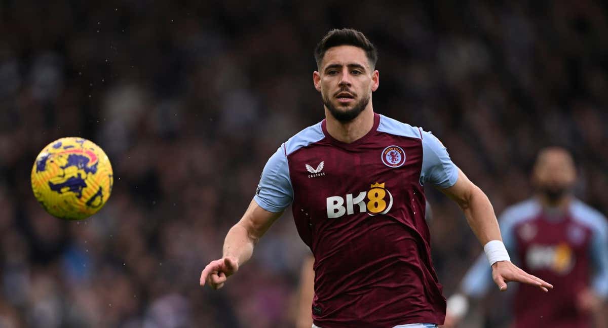 Àlex Moreno, en un partido con el Aston Villa.