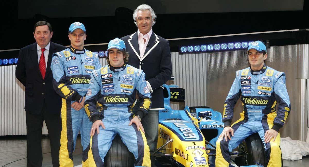 Fernando Alonso y Kovalainen, en su época en Renault. /AFP