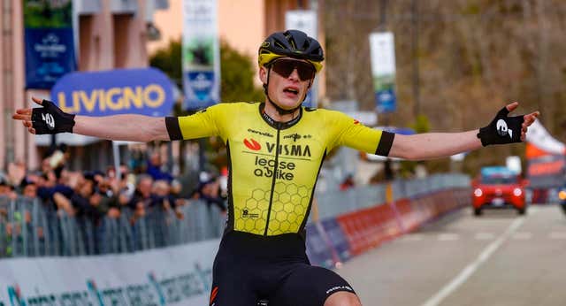Jonas Vingegaard rompe la Tirreno Adriático con una exhibición que le coloca líder
