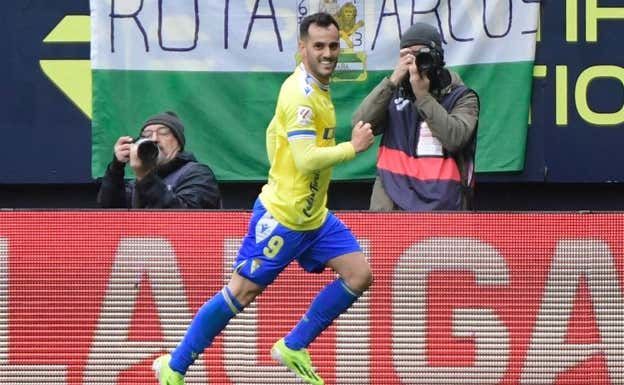 Juanmi, autor de los dos primeros goles del Cádiz.  AFP