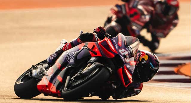 Jorge Martín manda un mensaje a la parrilla con la primera pole del curso y Márquez, en segunda línea en su estreno con Ducati