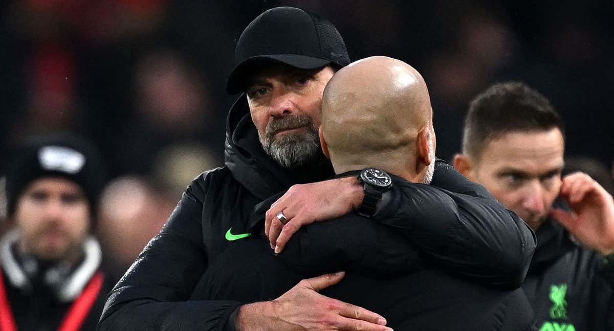El abrazo de Klopp y Guardiola.