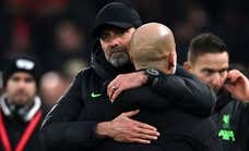 El Liverpool - City deja una patada voladora, un enfado y un abrazo de leyendas: «Podría jugar al pádel, es español»