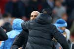 Liverpool y City empatan un partidazo... que 'gana' el Arsenal
