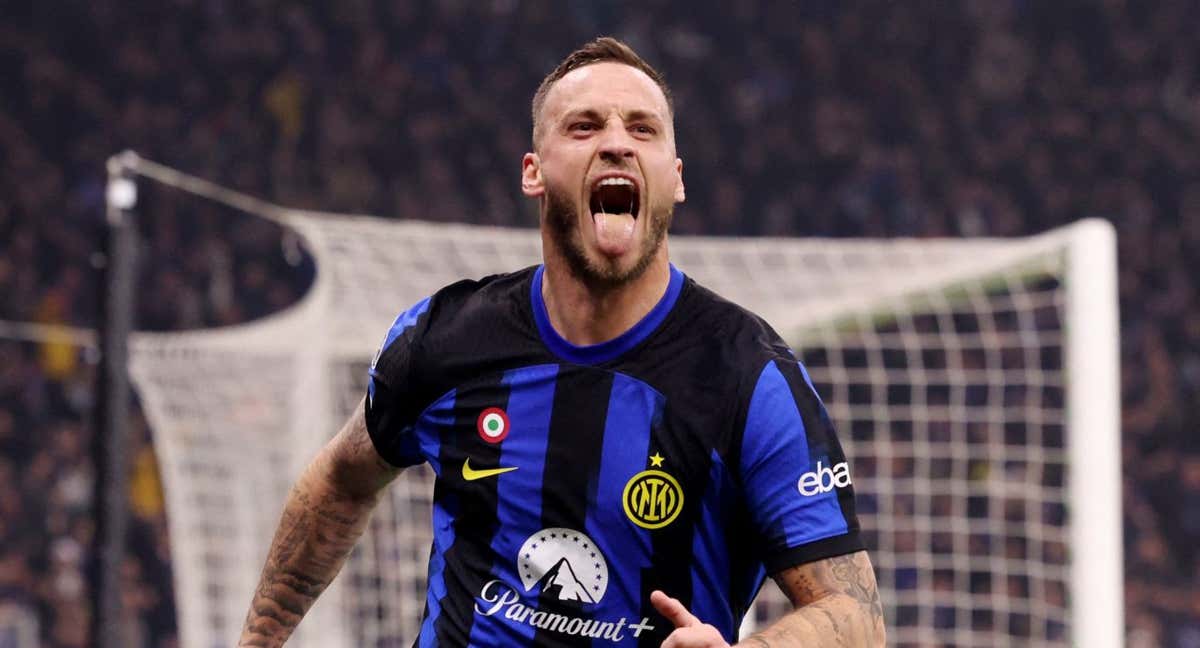 Arnautovic celebra el gol en la ida del Inter contra el Atlético.