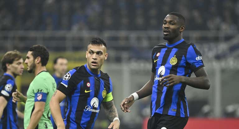 Lautaro y Thuram, en el Inter - Atlético del partido de ida de octavos de final.