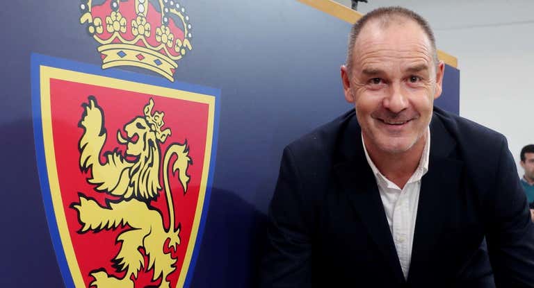 Víctor Fernández se marcha llorando de su presentación como técnico del Real Zaragoza