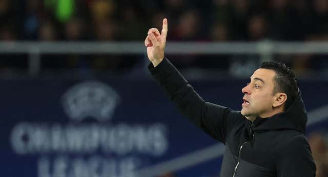 Las dos decisiones de Xavi que llevaron al Barça a cuartos y lo reconciliaron con la afición