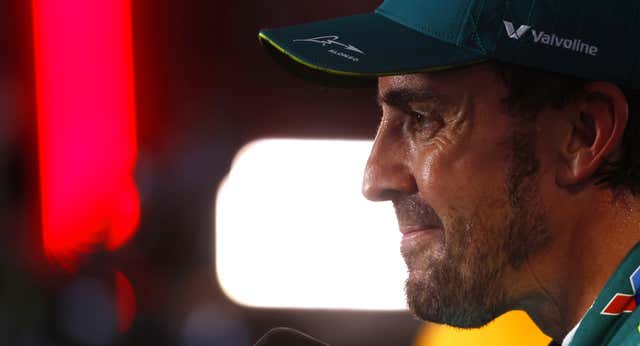 Los elogios rodean a Fernando Alonso mientras decide su futuro: “zorro viejo”, “CPU”, “ejemplar”…