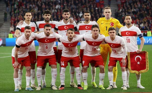 Camiseta local de Turquía.  REUTERS