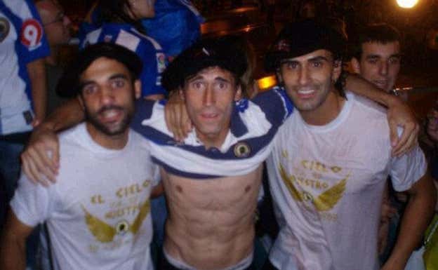 Joseba del Olmo,  Sendoa Agirre y Unai Alba, el día del ascenso del Hércules a Primera División.  Relevo